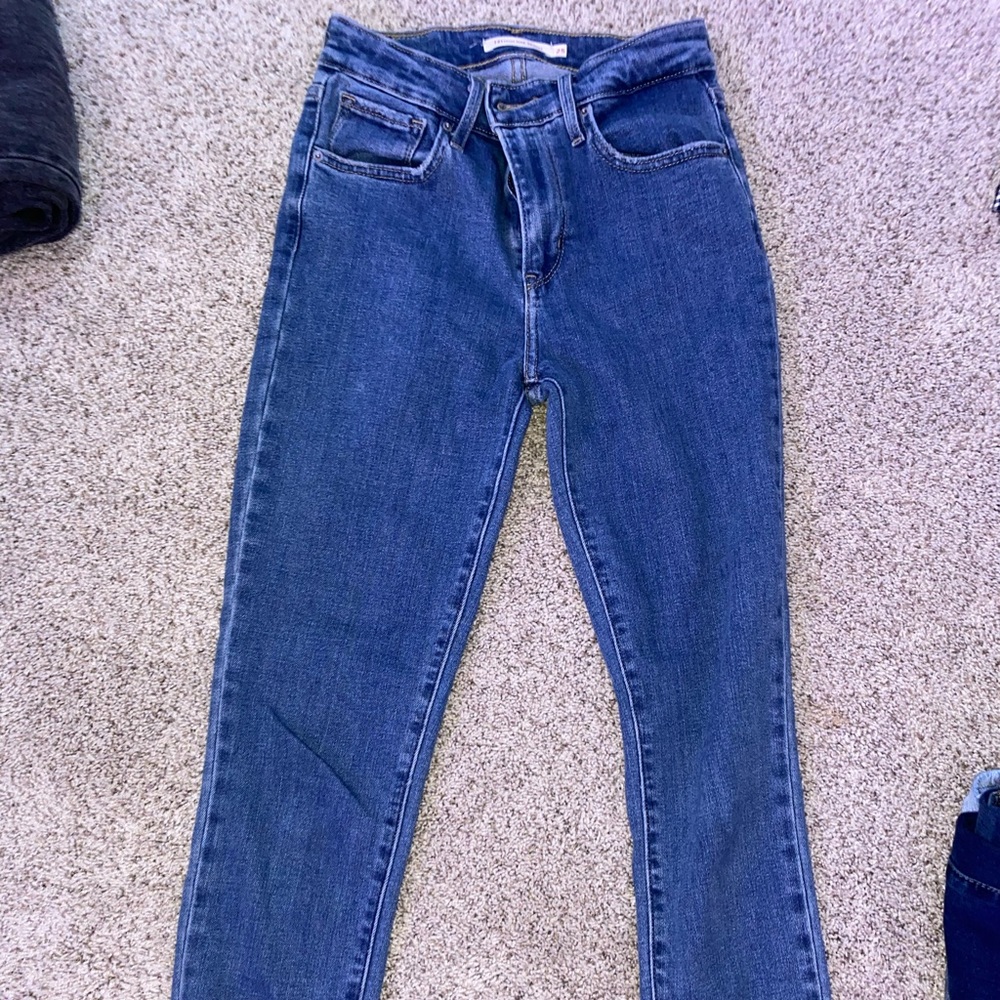 LEVIS HIGH RISE SKINNY JEANS SIZE 25